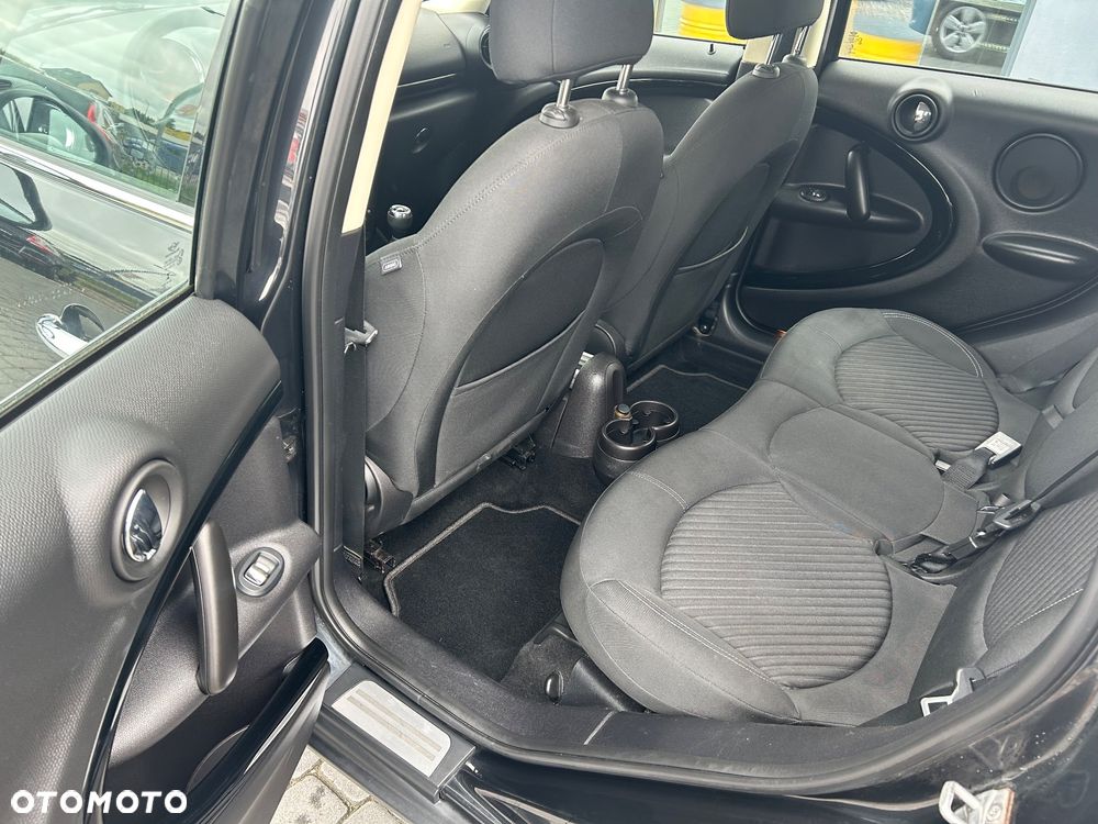 MINI Countryman One D Blackyard - 23