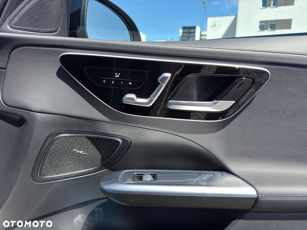 Mercedes-Benz Klasa C 200 mHEV 4-Matic AMG - 26