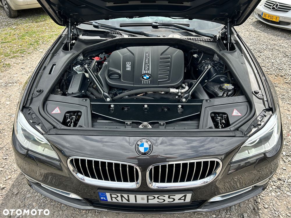 BMW Seria 5 530d Luxury Line - 9