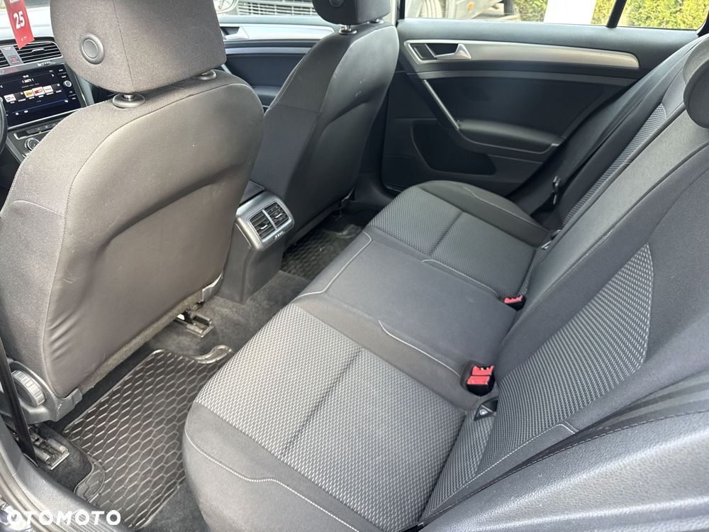 Volkswagen Golf - 15