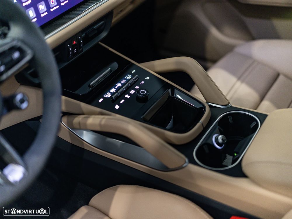 Porsche Cayenne Coupé E-Hybrid - 30