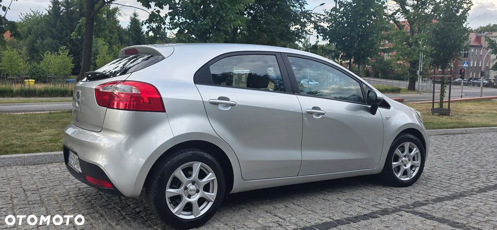 Kia Rio - 5