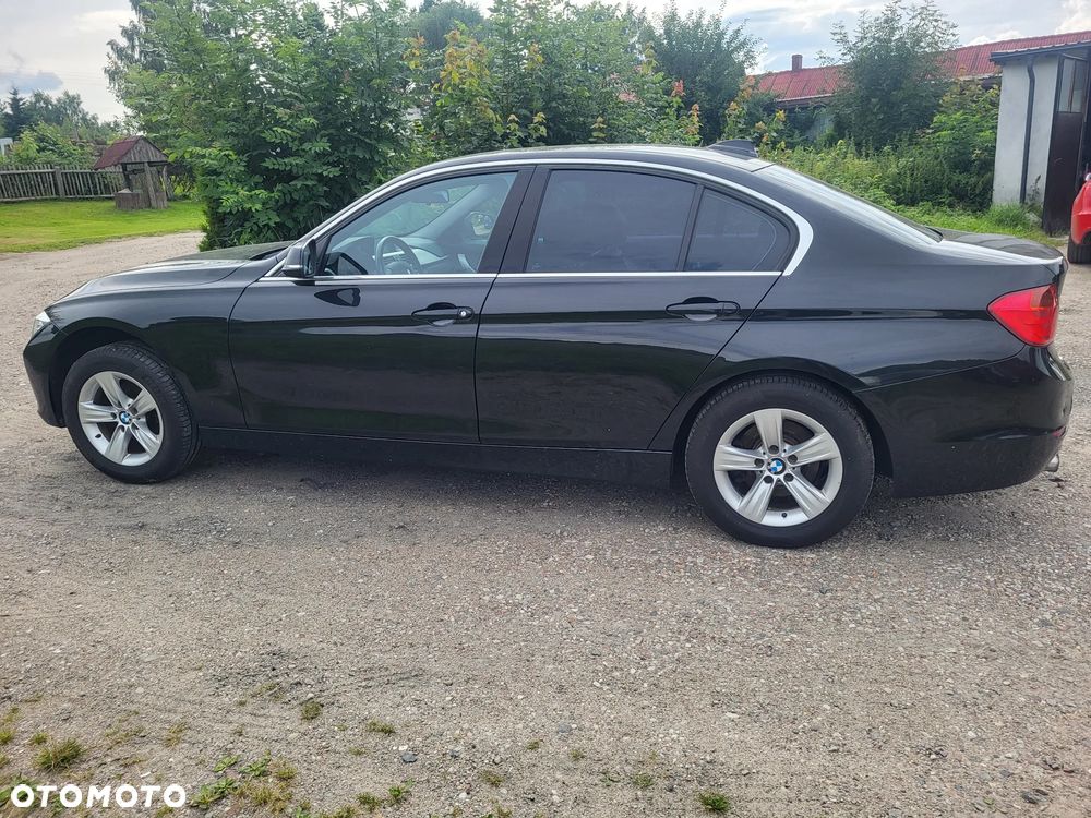 BMW Seria 3 320i Sport Line - 8