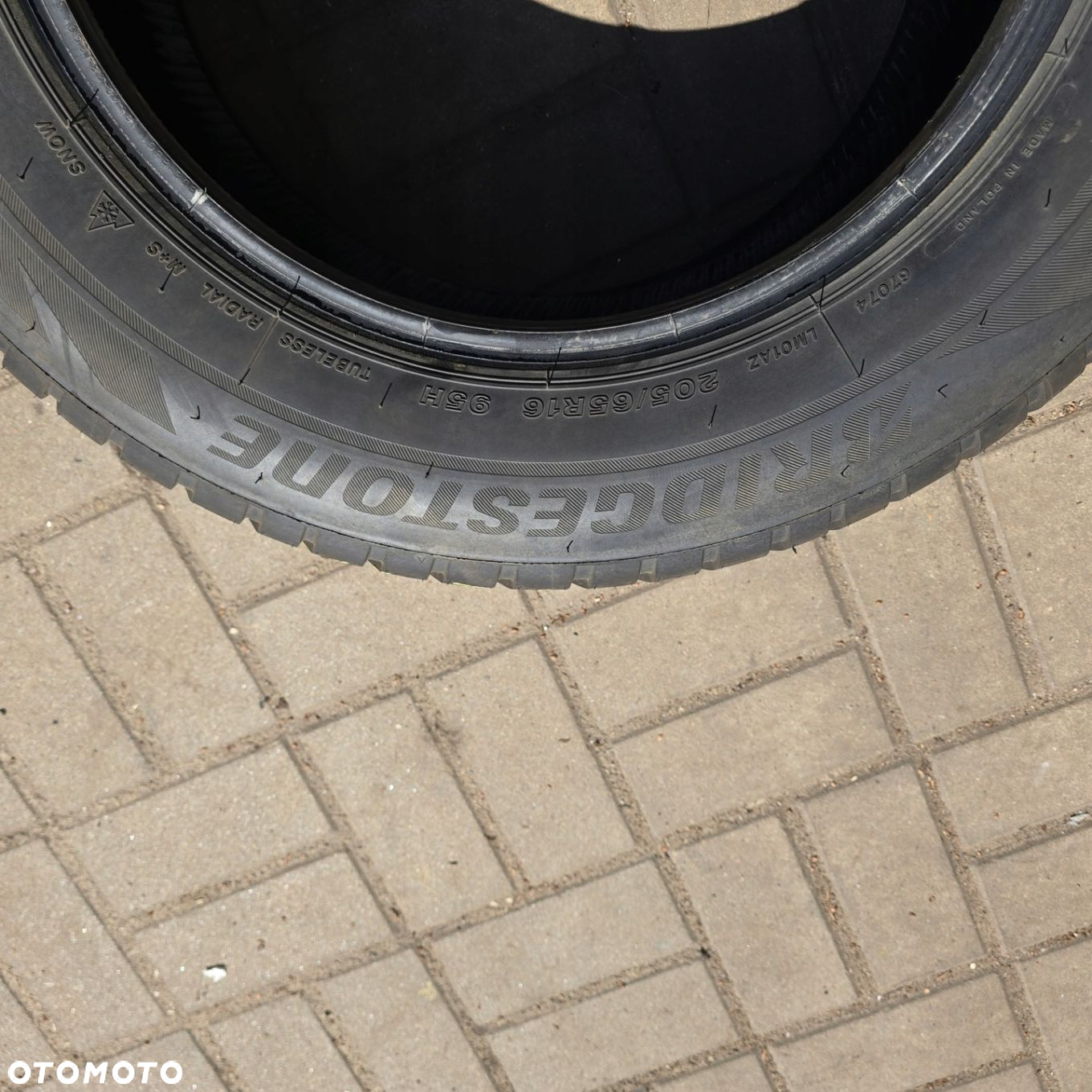 BRIDGESTONE BLIZZAK LM001 205/65R16 95H 7.5mm 2X - 4
