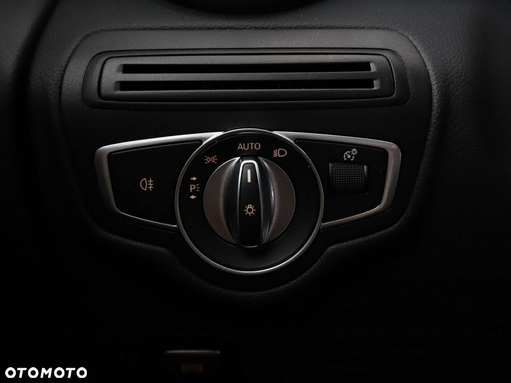 Mercedes-Benz GLC 300 de 4Matic 9G-TRONIC - 35