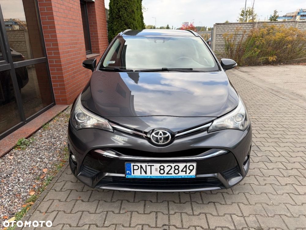 Toyota Avensis - 5