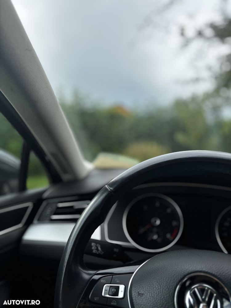 Volkswagen Passat 2.0 TDI Comfortline - 21