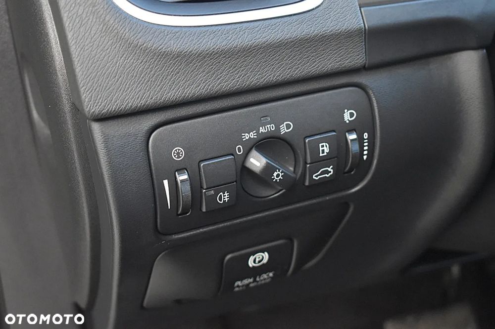 Volvo S60 D3 Geartronic Momentum - 29