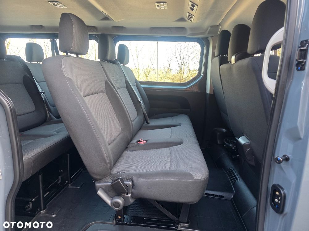 Renault Trafic - 25