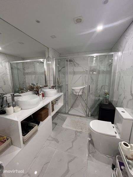 T3 Espaçoso com 2 Lugares de Garagem - Grande imagem: 4/9