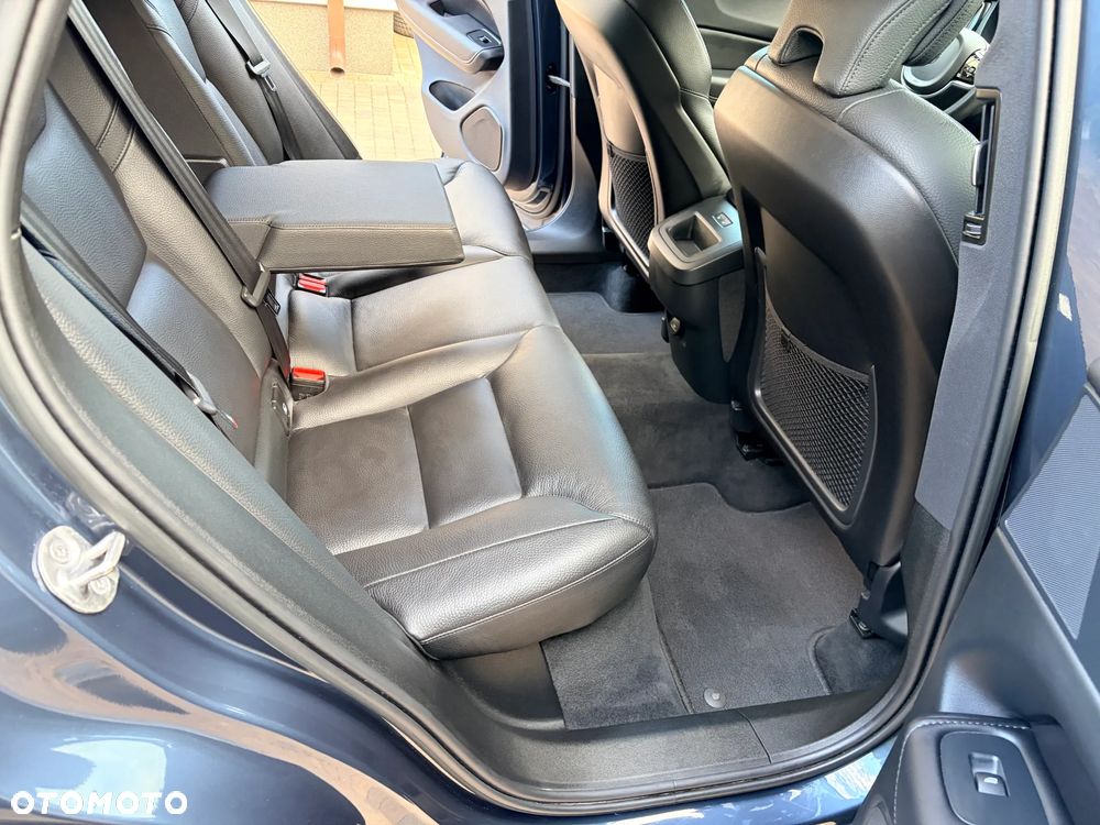 Volvo XC 60 B5 B AWD Ultra Dark - 20