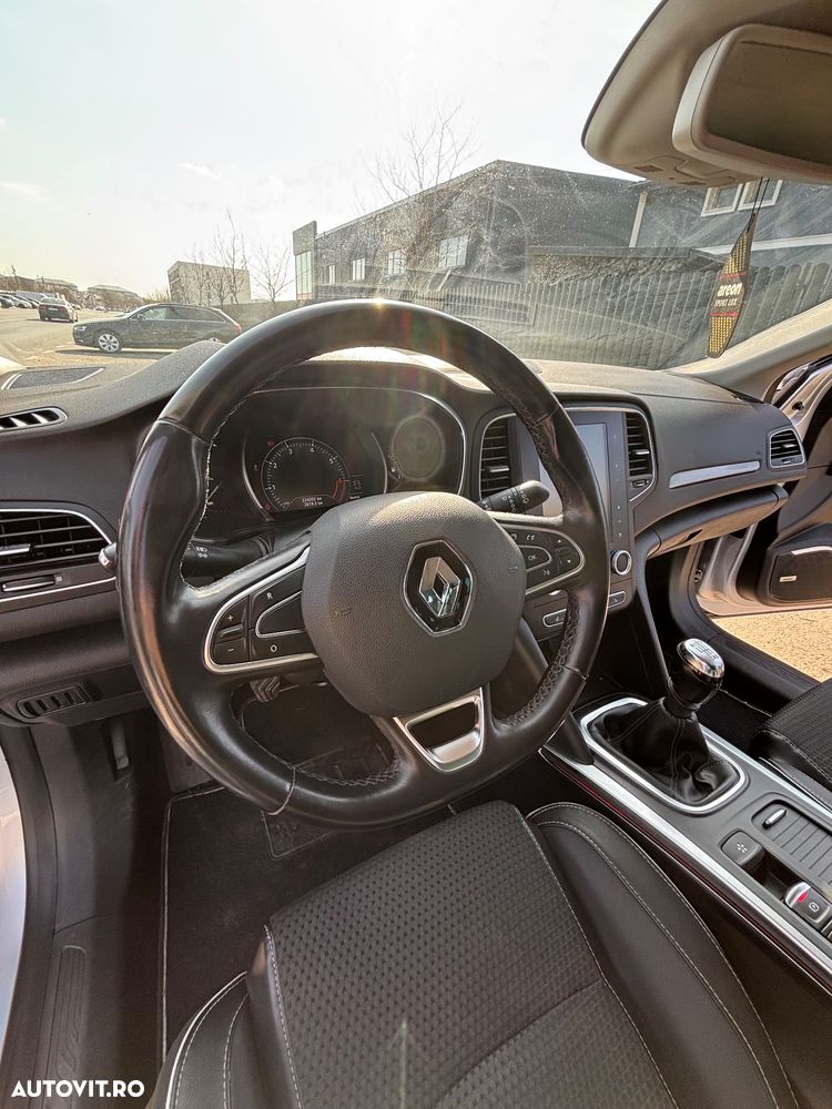 Renault Megane ENERGY TCe 130 BOSE EDITION - 11