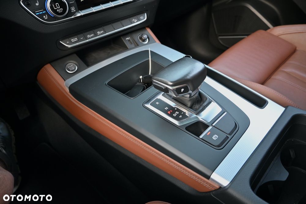Audi Q5 40 TDI quattro S tronic S line - 13