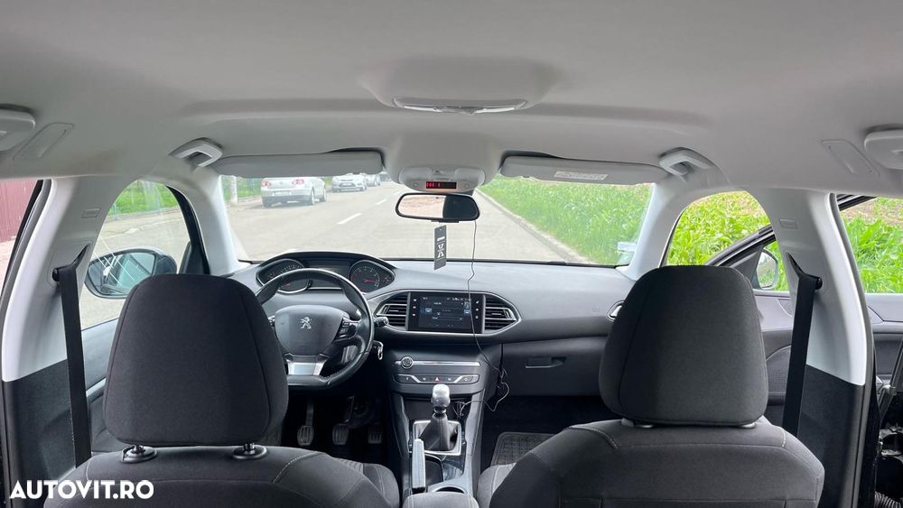 Peugeot 308 1.2 L PureTech Turbo Active - 6