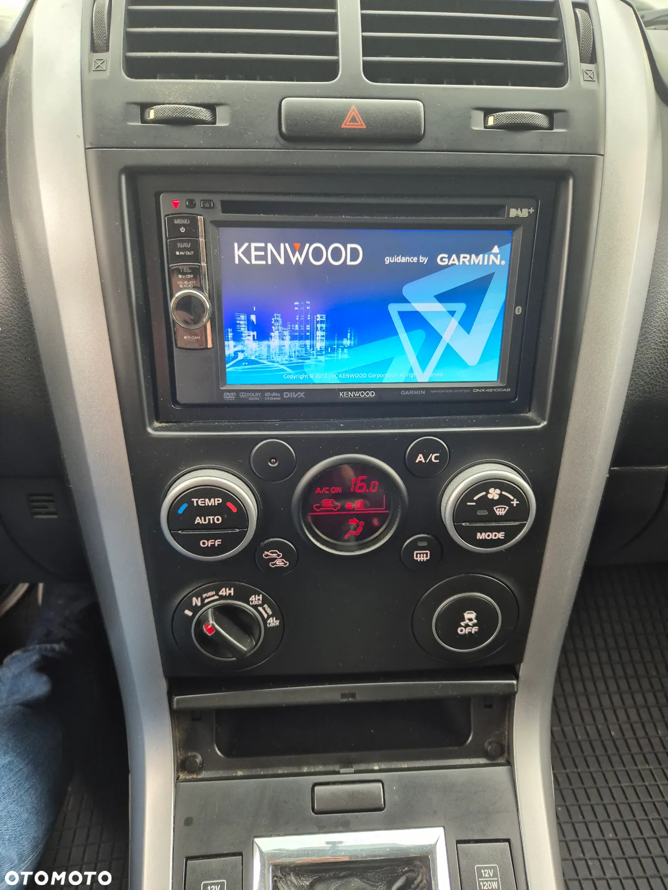 Suzuki Grand Vitara 2.4 De Luxe - 9