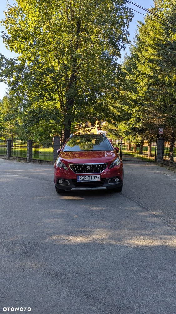 Peugeot 2008 1.2 Pure Tech GPF Allure S&S EAT6 - 1