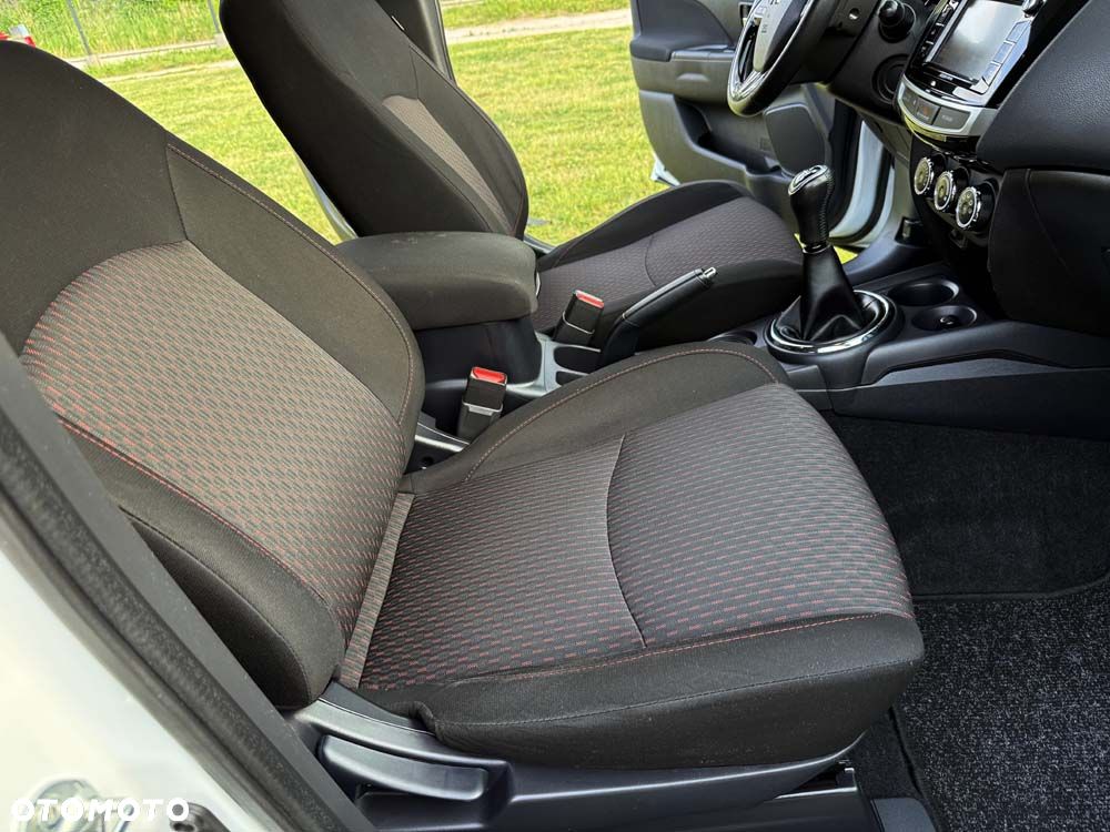 Mitsubishi ASX 1.6 Intense Plus Navi Blue Edition - 26