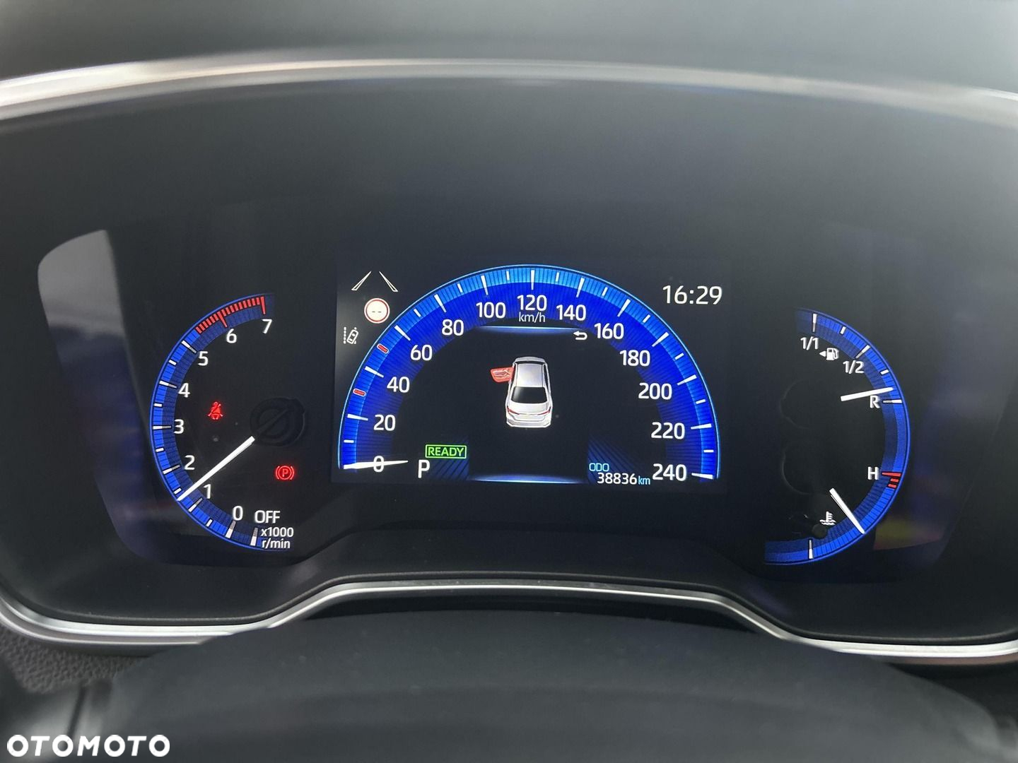 Toyota Corolla 1.8 Hybrid Comfort - 18