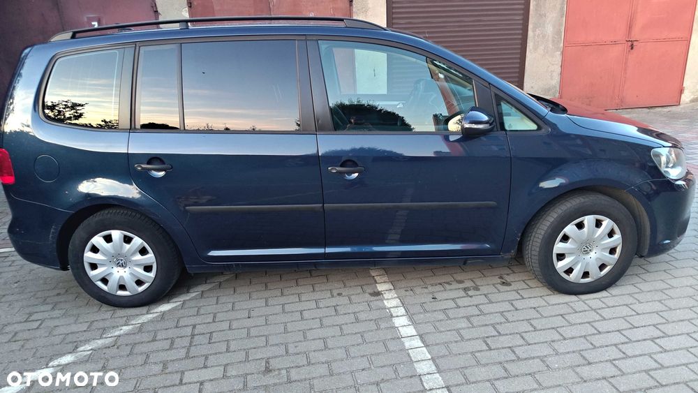 Volkswagen Touran - 4