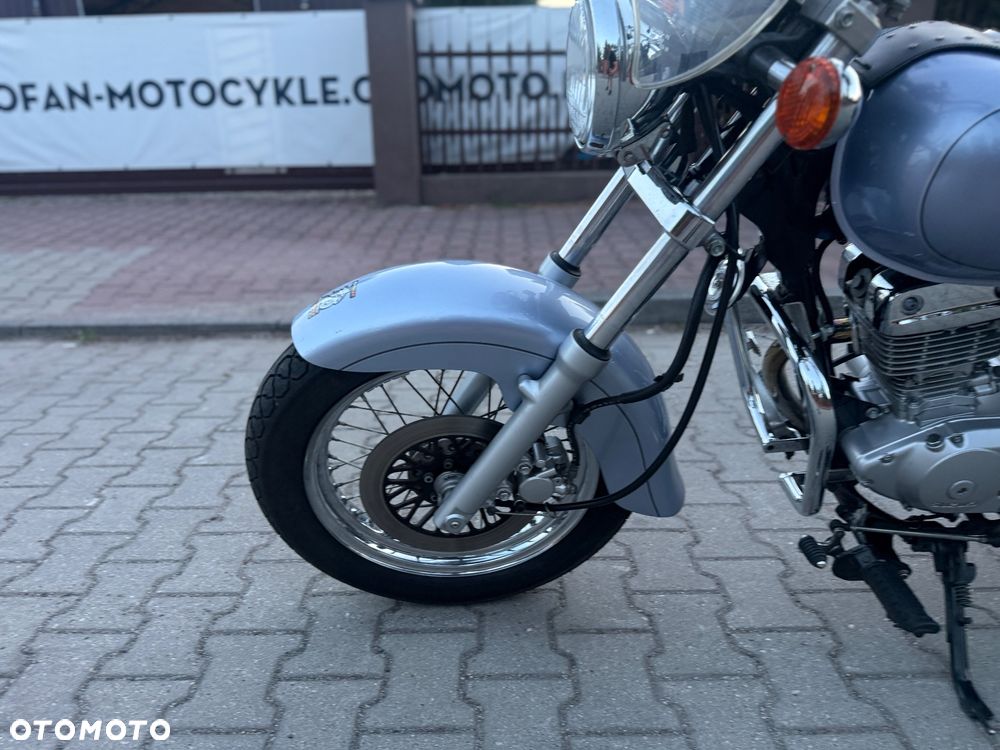 Suzuki GZ - 21