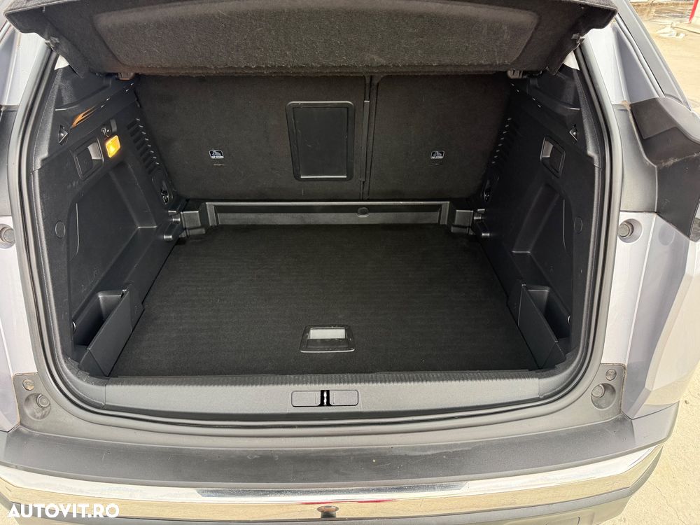 Peugeot 3008 1.2 PureTech Turbo S&S EAT6 Allure - 29