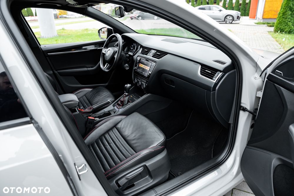 Skoda Octavia Combi 2.0 TSI (Green tec) DSG RS - 21