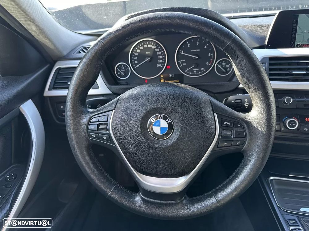 BMW 318 d Sport Line - 26