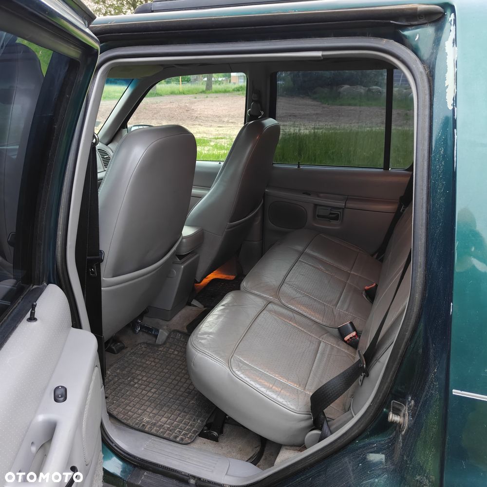 Ford Explorer - 8