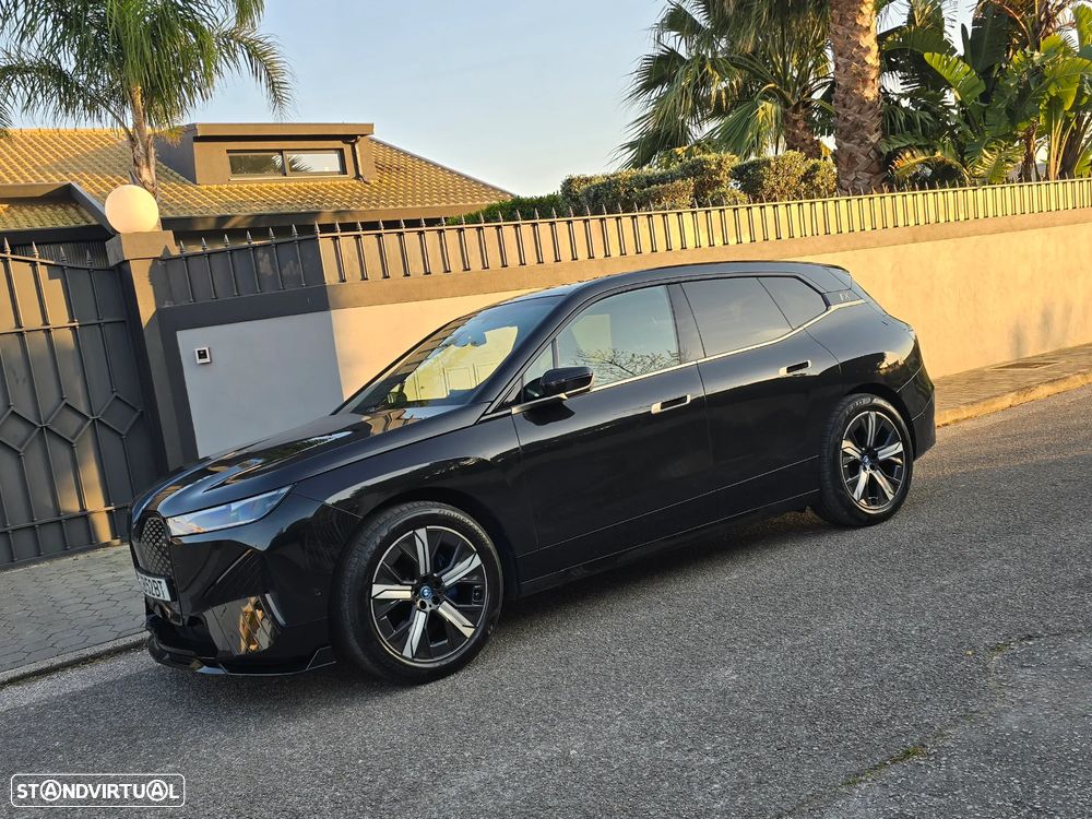 BMW iX xDrive 40 Pack Desportivo - 2