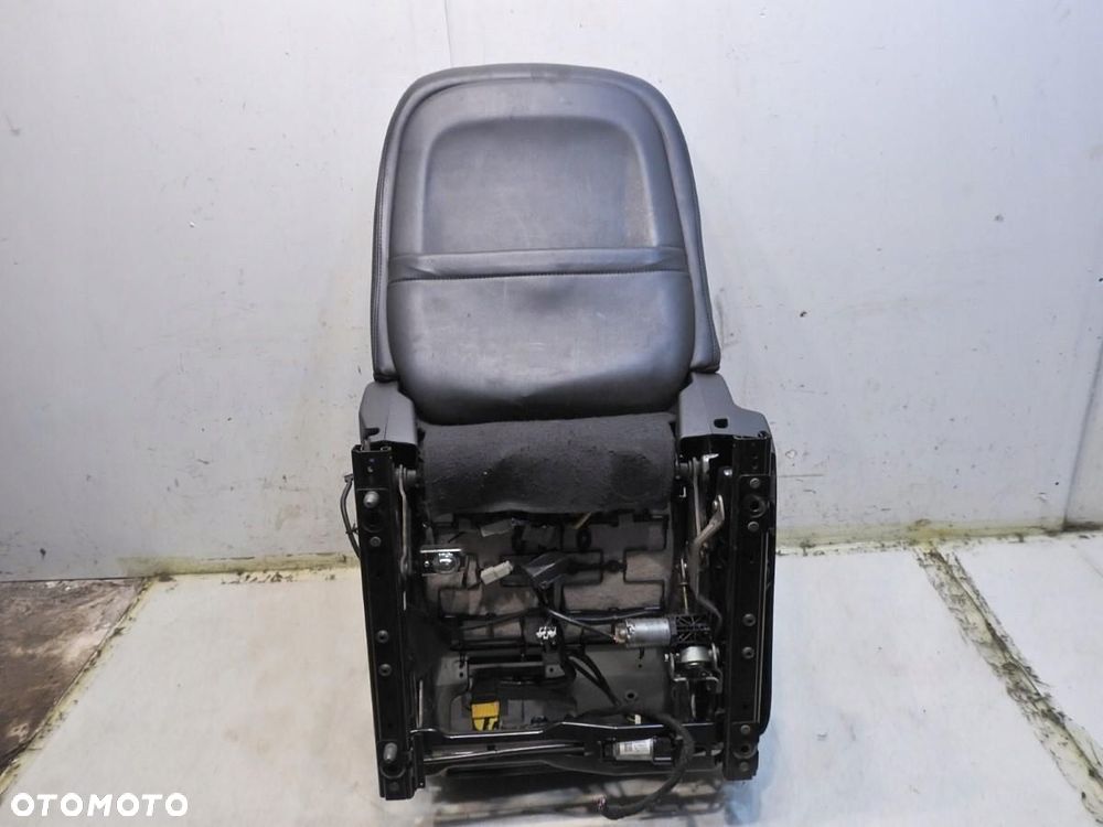 FOTEL PRAWY PRZÓD PODGRZEWANY RENAULT LATITUDE - 7