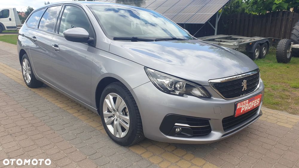 Peugeot 308 - 8