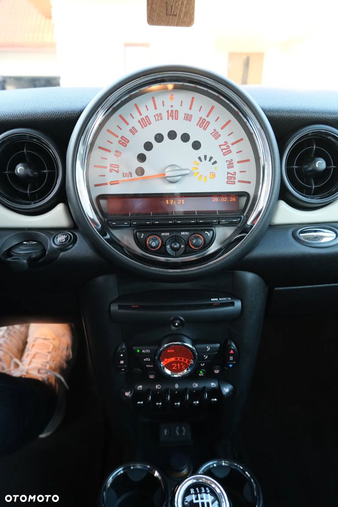 MINI Cooper Standard - 23