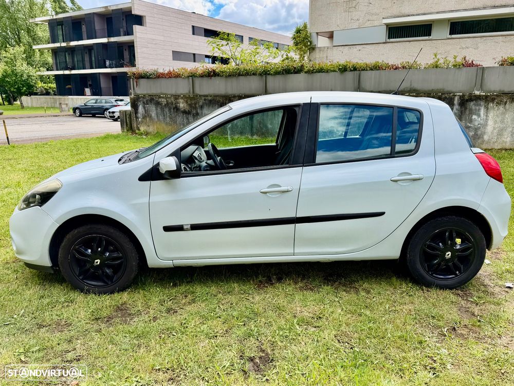 Renault Clio 1.5 dCi Dynamique S - 23