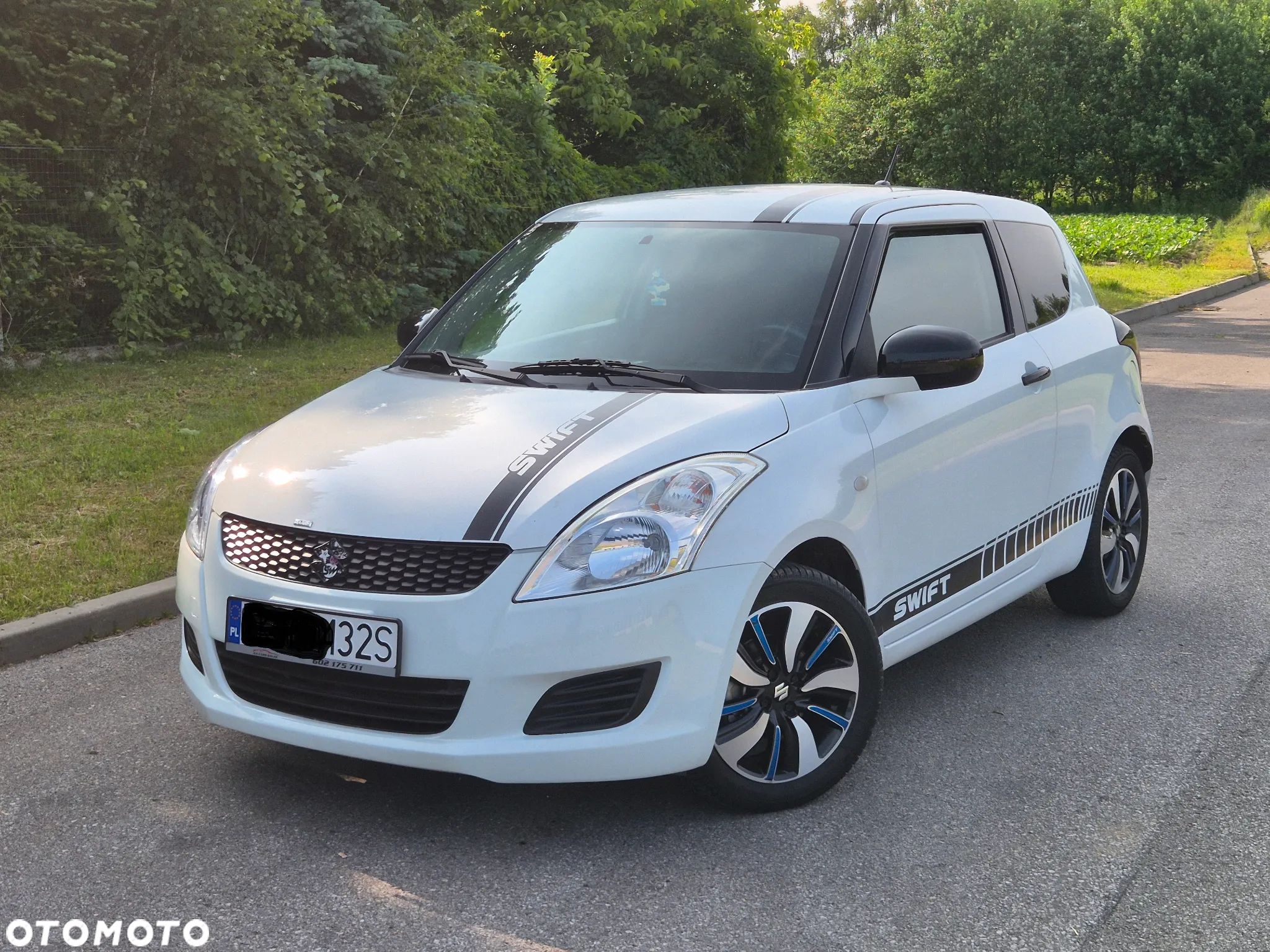 Suzuki Swift 1.2 BlackWhite - 1