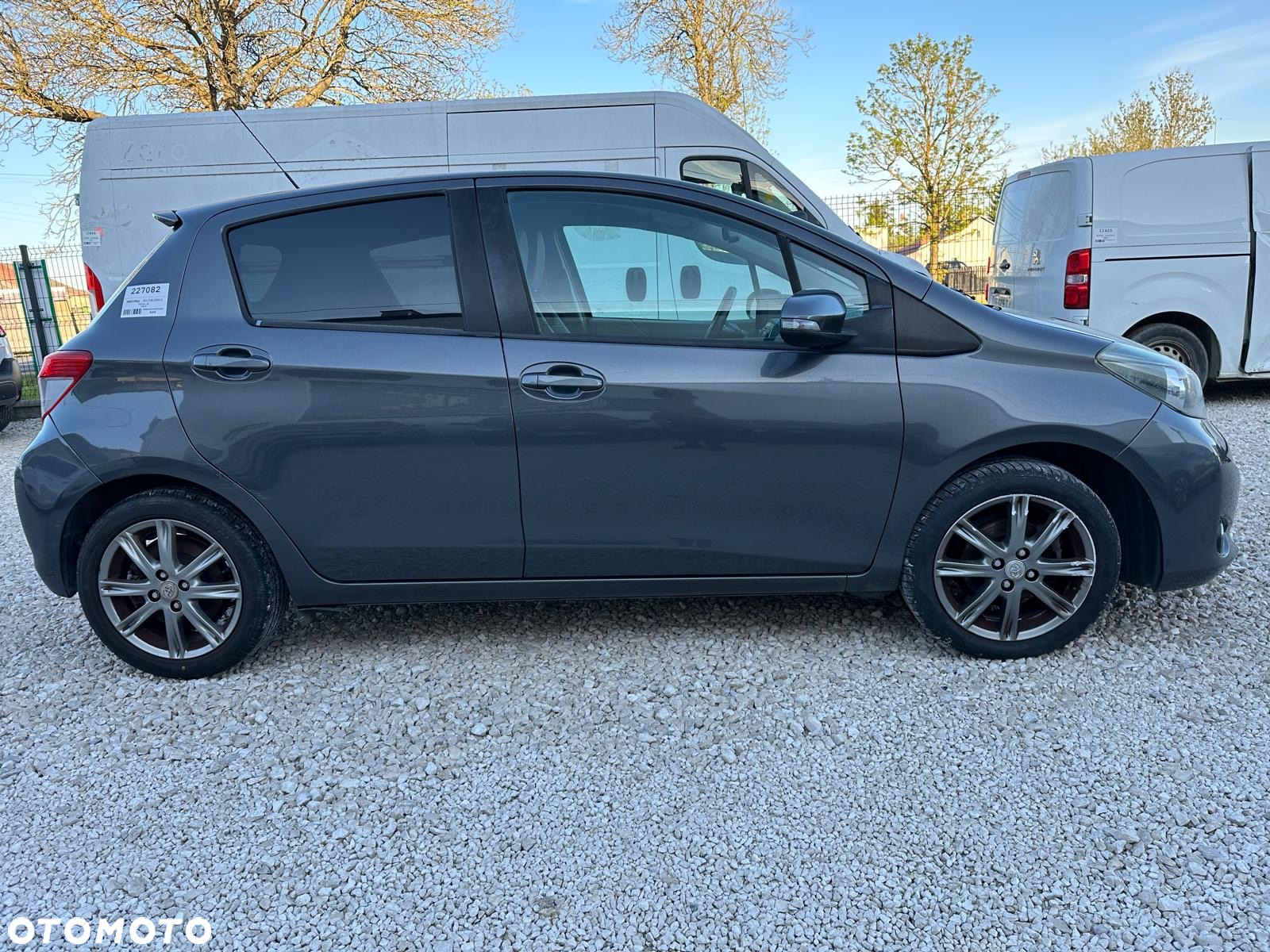Toyota Yaris - 7