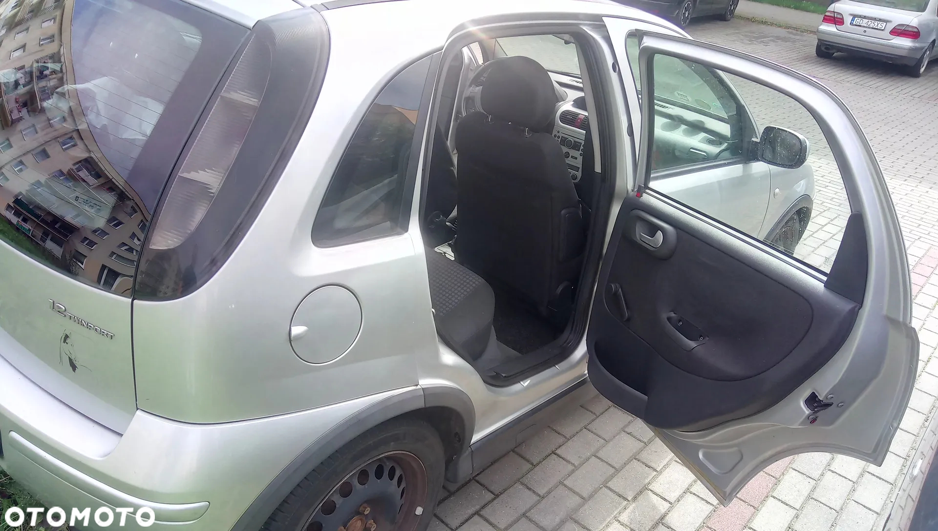 Opel Corsa 1.2 16V Essentia - 9
