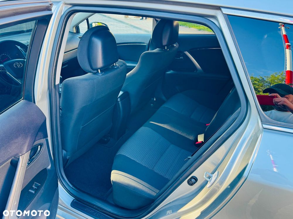 Toyota Avensis 1.8 Premium MS - 18