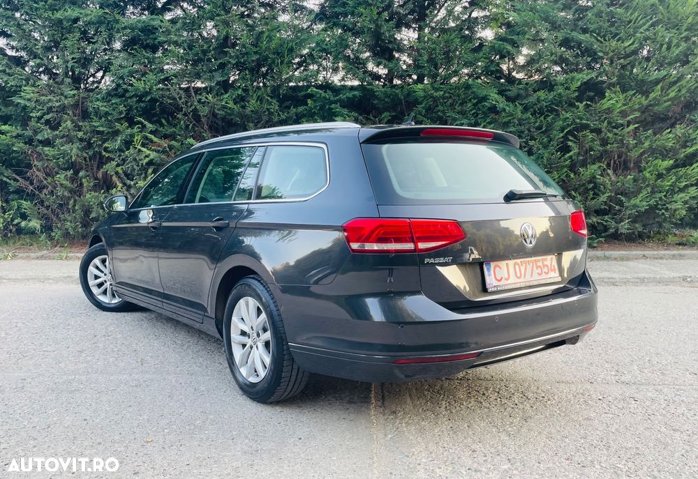 Volkswagen Passat Variant 1.6 TDI (BlueMotion Technology) DSG Trendline - 32
