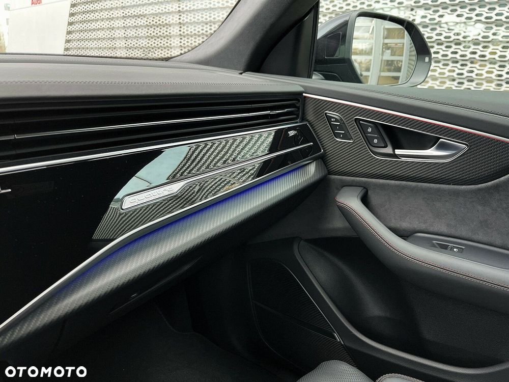 Audi RS Q8 - 28
