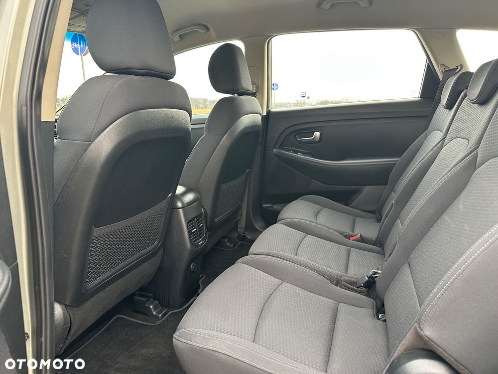 Kia Carens 1.6 GDI Dream Team Edition - 11