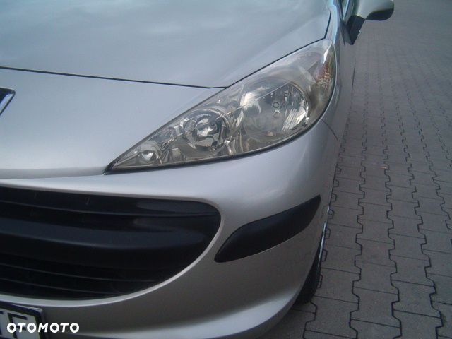 Peugeot 207 - 18