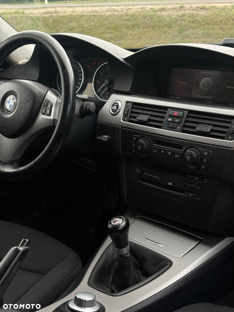 BMW Seria 3 320i - 9