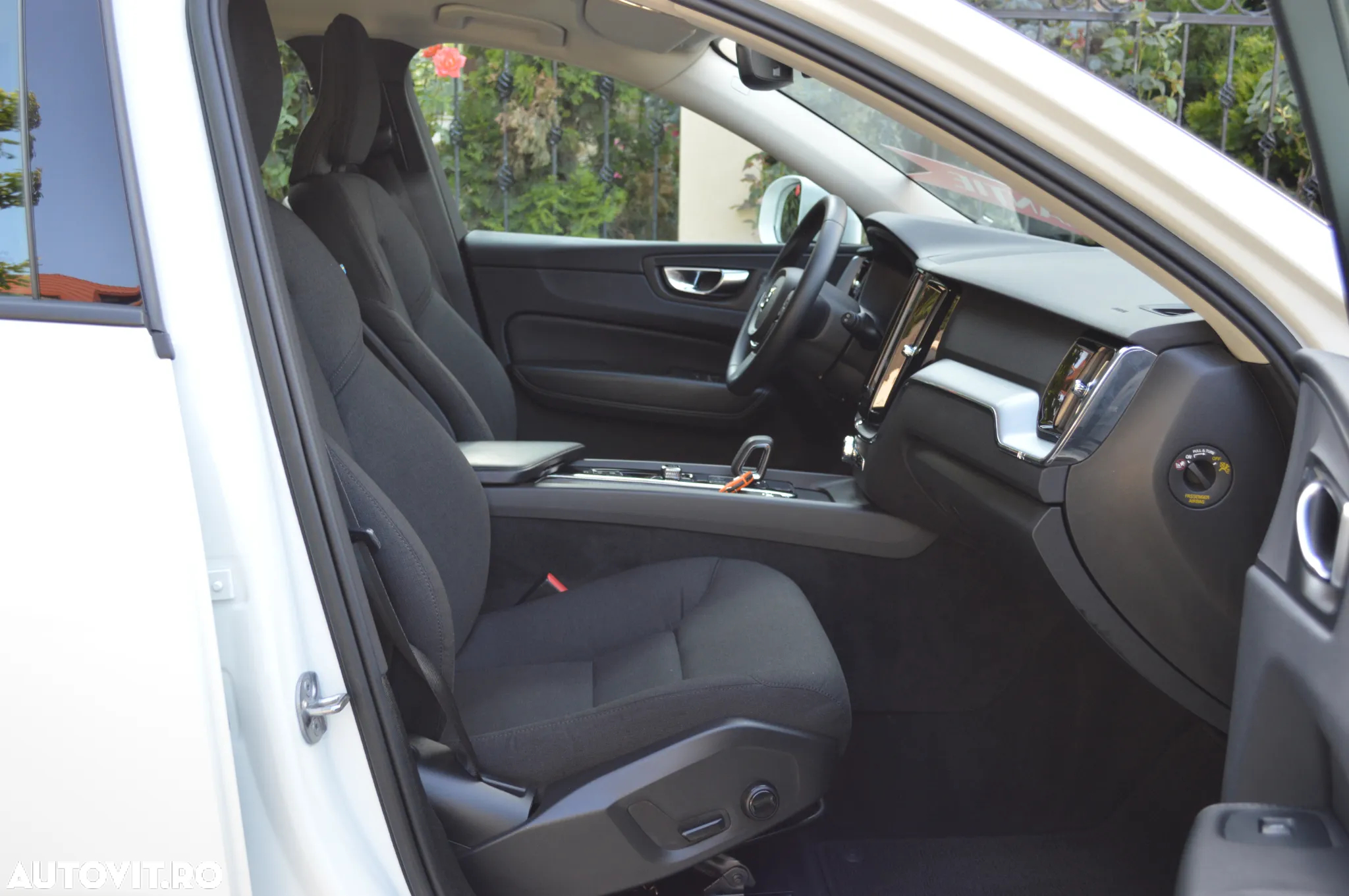 Volvo XC 60 B4 MHEV AT AWD Core - 23