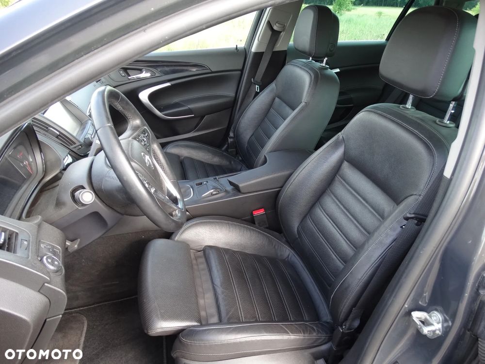 Opel Insignia Country Tourer 2.0 Diesel 4x4 Exclusive - 24