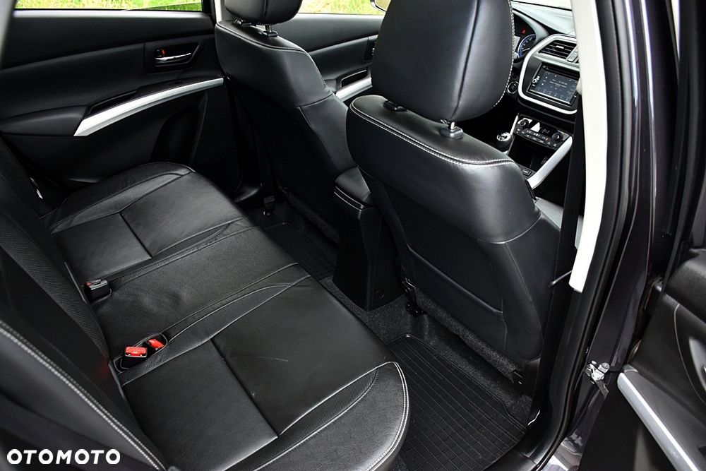 Suzuki SX4 S-Cross 1.6 DDiS 4x4 Comfort+ - 38