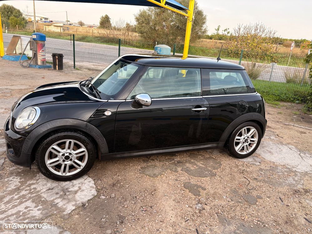 MINI 3 Portas One D - 4