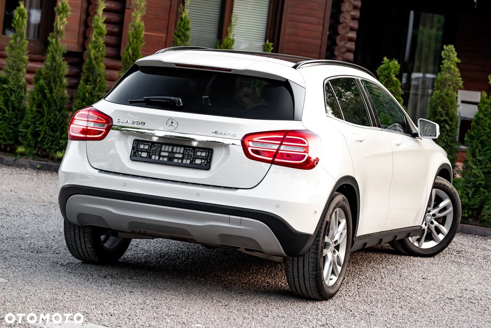 Mercedes-Benz GLA 250 4-Matic - 13