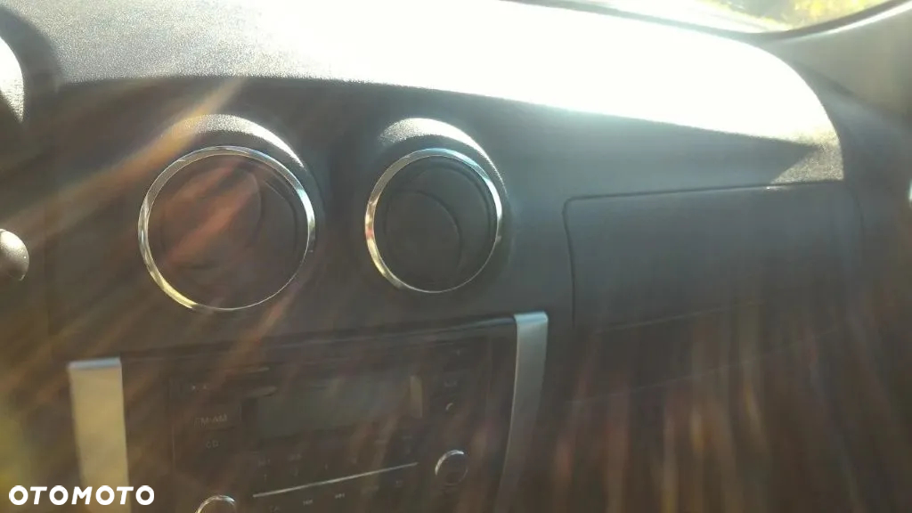 Nissan Almera - 23
