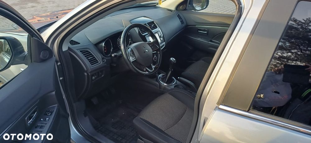 Mitsubishi ASX - 10
