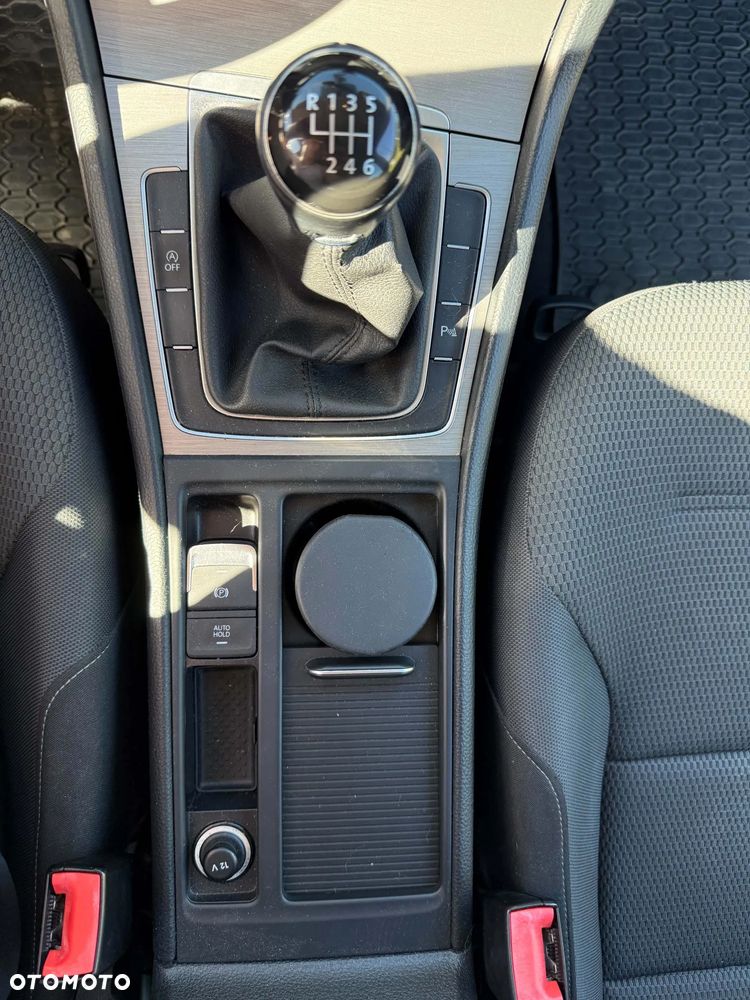 Volkswagen Golf - 13